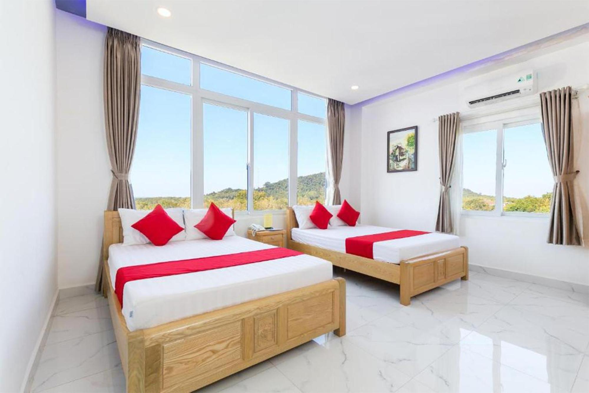 Ruby Hotel Дуонг-Донг Экстерьер фото
